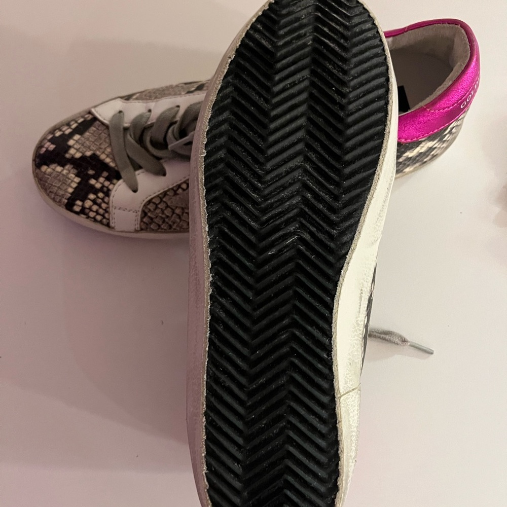 Golden Goose Unique Stylish Women's Snake Print Sneakers. Worn once. Size 9. - Picture 7 of 13